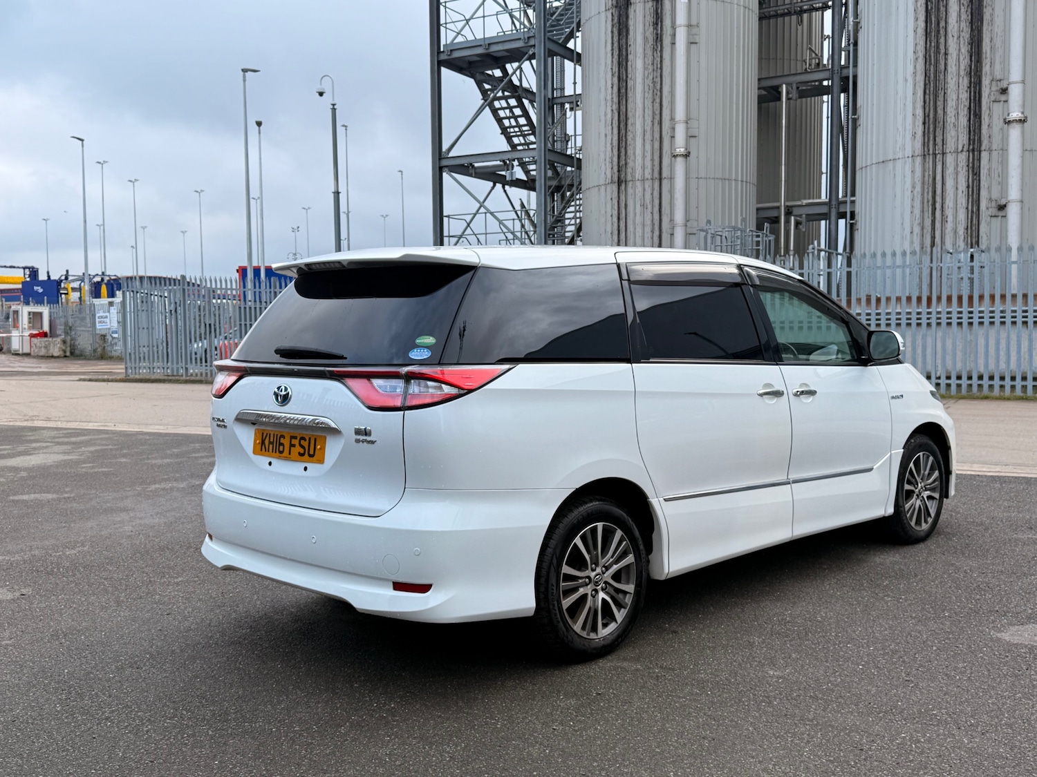 Used Toyota Estima 2016 for sale - 77570128: Photo 5