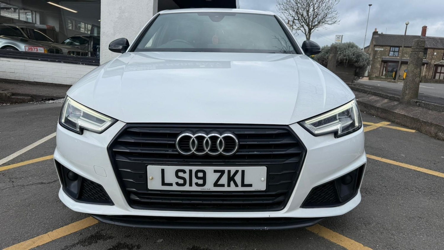 Used Audi A4 2019 for sale - 77892091: Photo 2