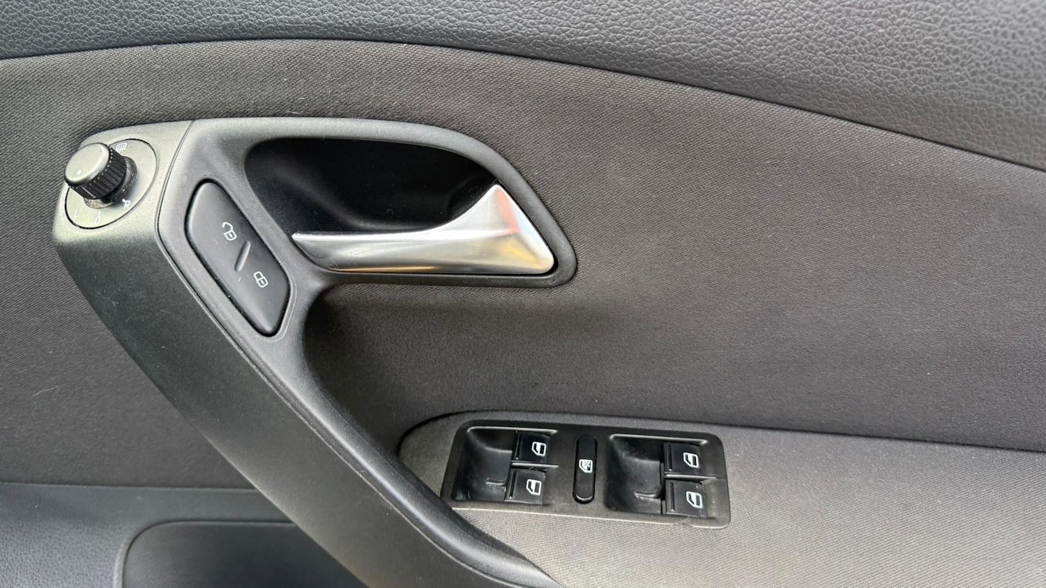 Used Volkswagen Polo 2009 for sale - 77315381: Photo 39