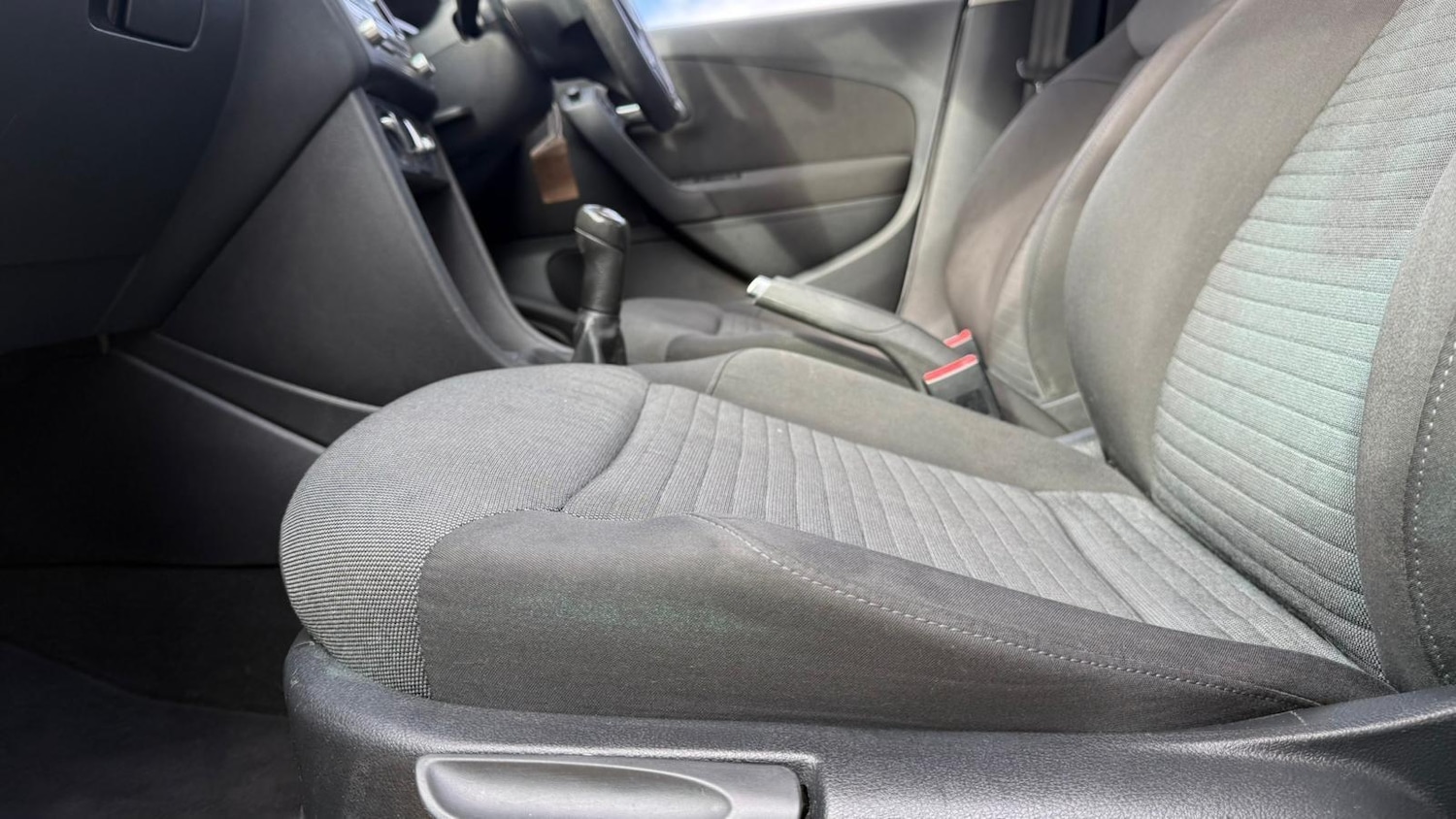 Used Volkswagen Polo 2009 for sale - 77315381: Photo 40