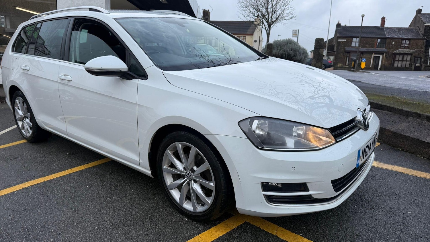 Used Volkswagen Golf 2014 for sale - 77174875: Photo 1