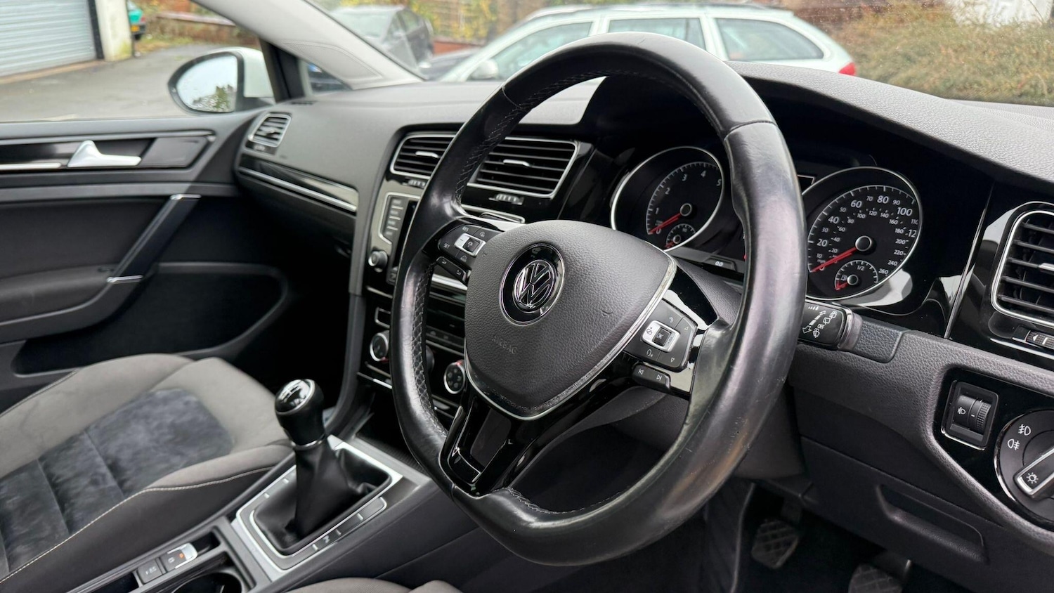 Used Volkswagen Golf 2014 for sale - 77174875: Photo 36