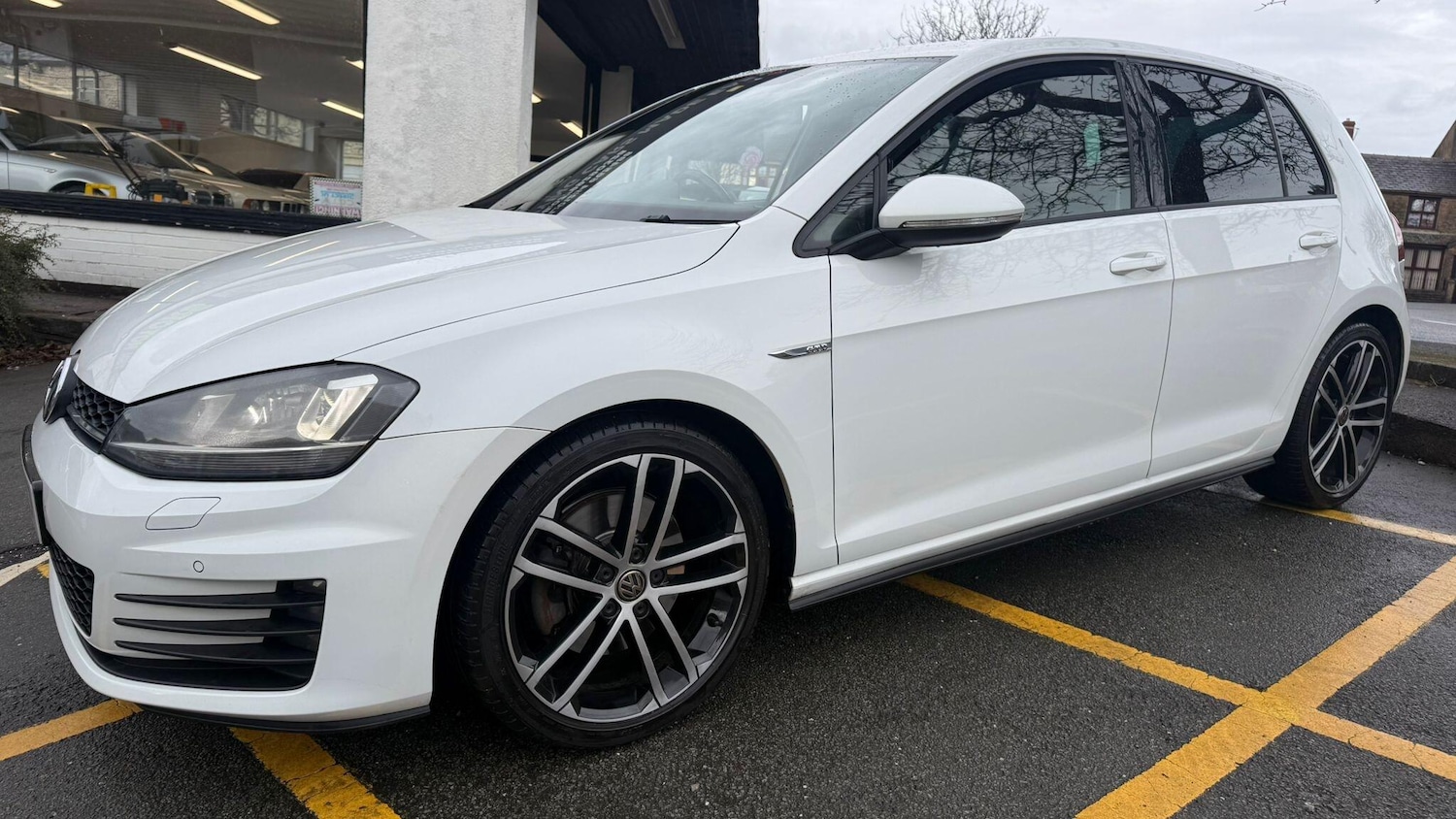 Used Volkswagen Golf 2013 for sale - 76786609: Photo 3