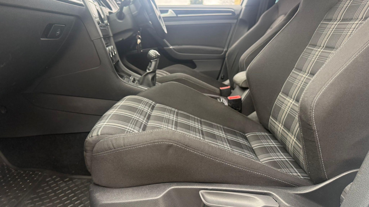 Used Volkswagen Golf 2013 for sale - 76786609: Photo 49