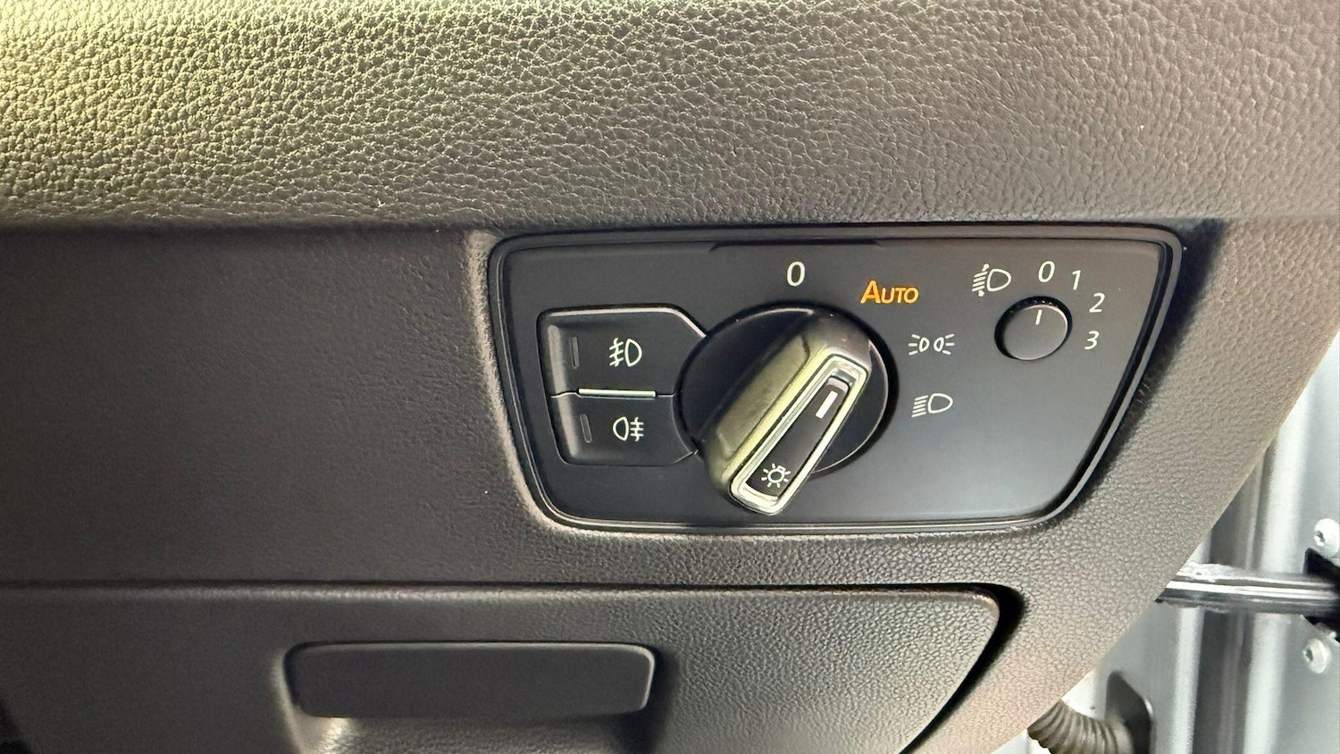 Used Volkswagen Passat 2015 for sale - 77230082: Photo 38