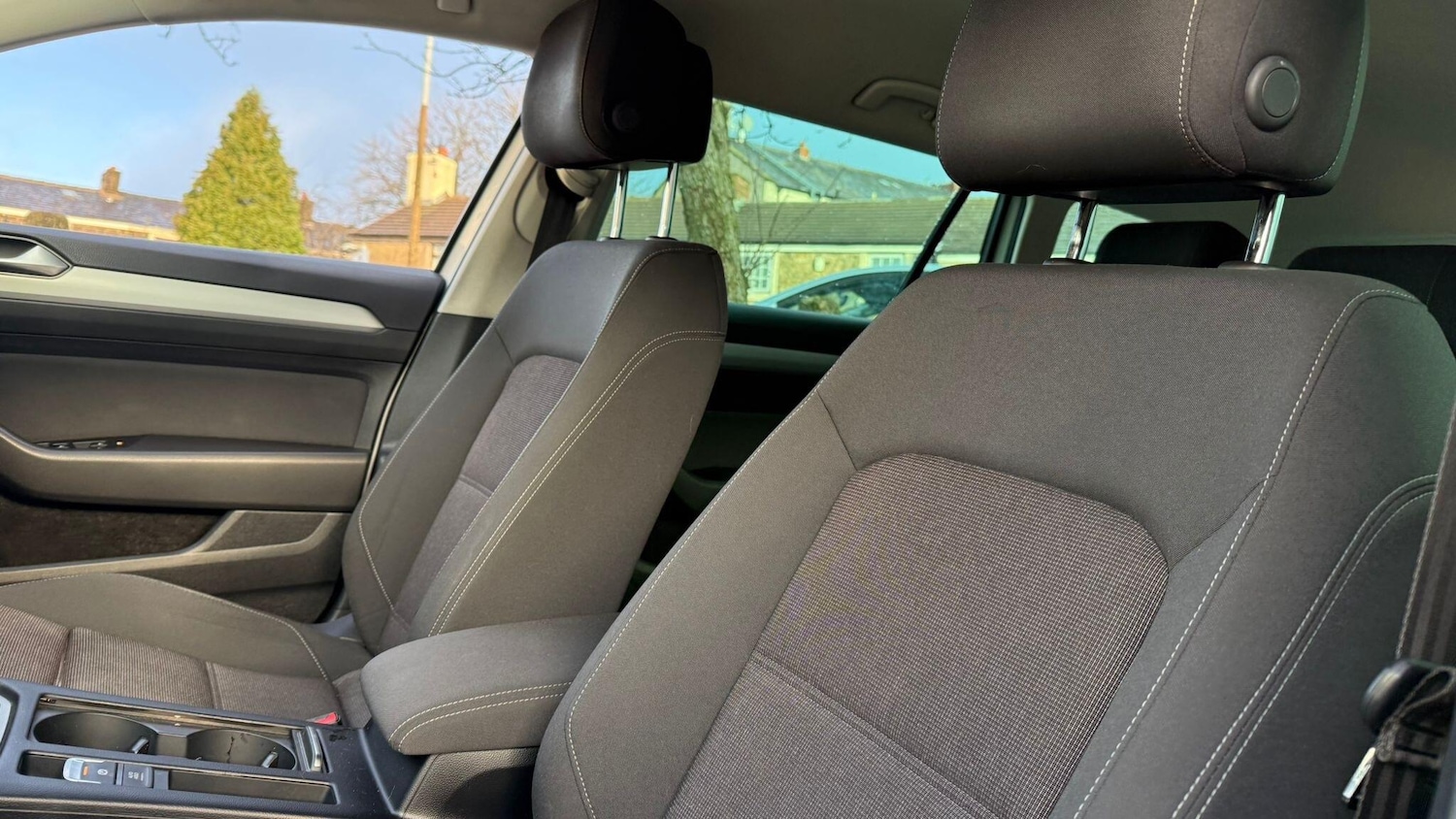 Used Volkswagen Passat 2015 for sale - 77230082: Photo 42