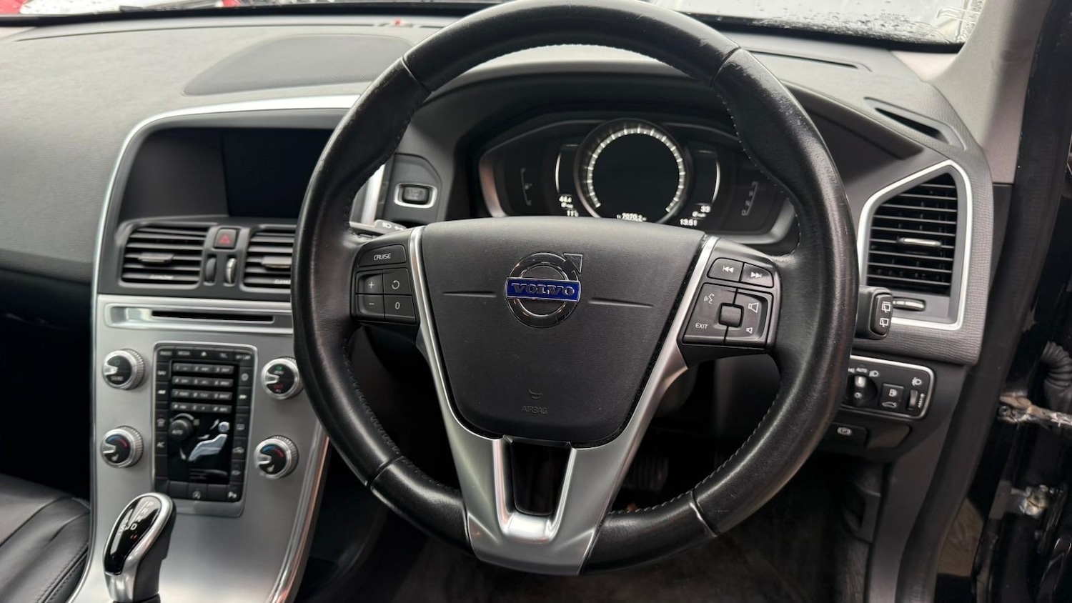 Used Volvo XC60 2016 for sale - 76786897: Photo 34