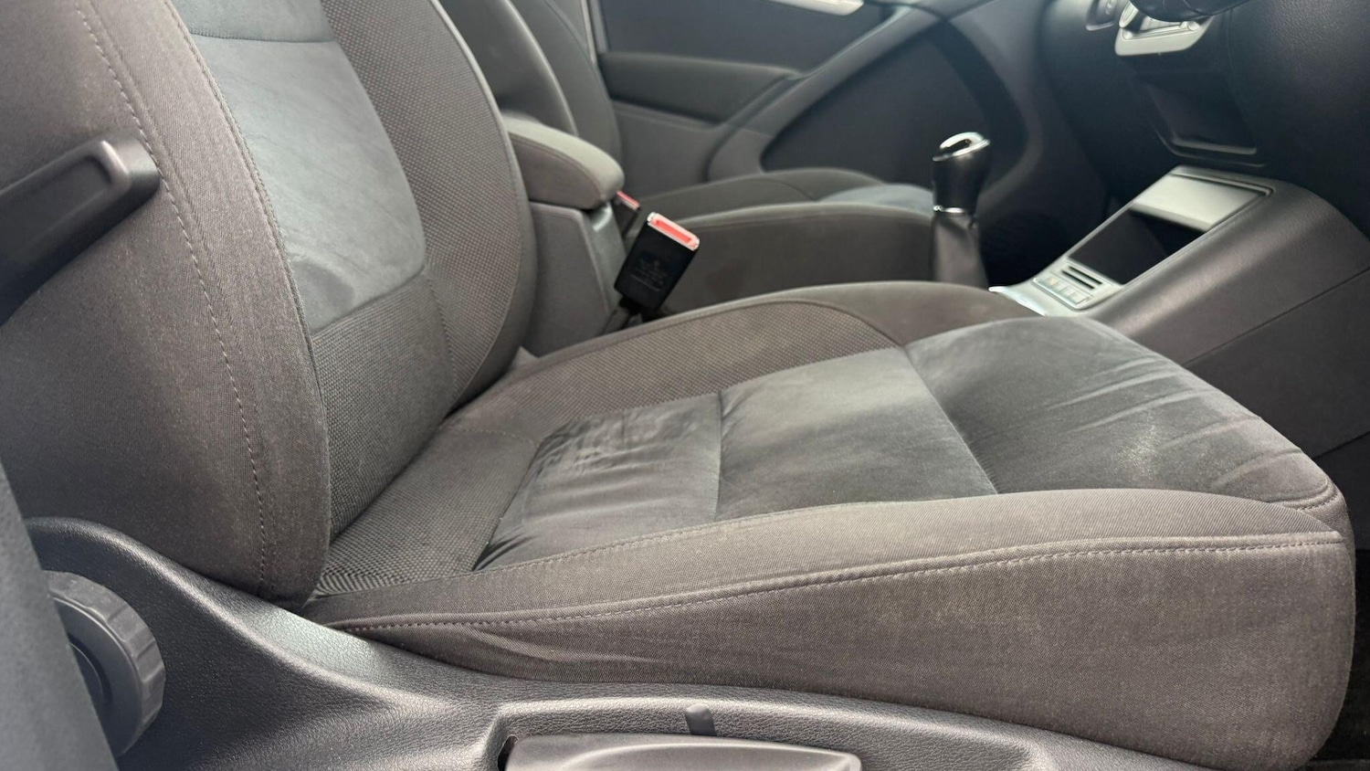 Used Volkswagen Tiguan 2015 for sale - 76786437: Photo 31