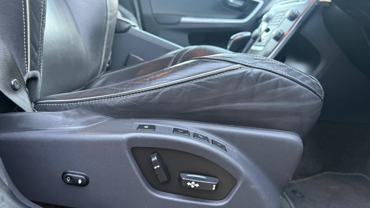 Used Volvo XC60 2014 for sale - 77202696: Photo 28