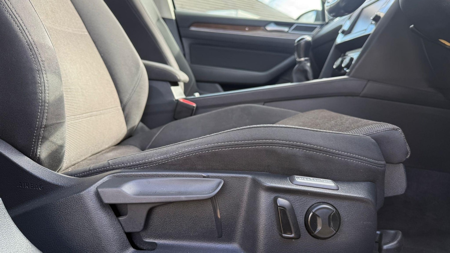 Used Volkswagen Passat 2017 for sale - 78007118: Photo 31