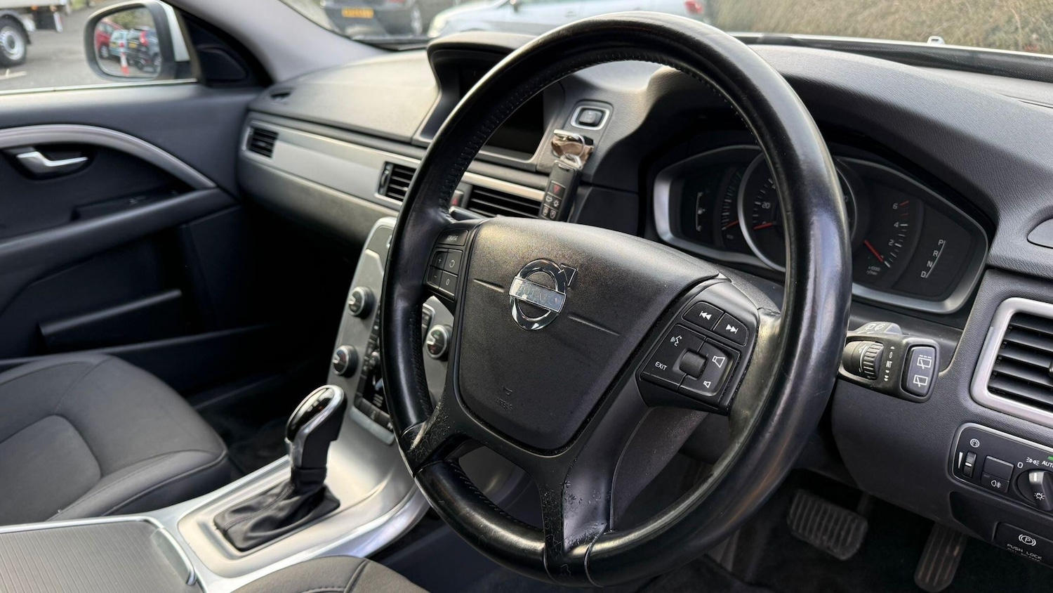 Used Volvo V70 2014 for sale - 77242403: Photo 36