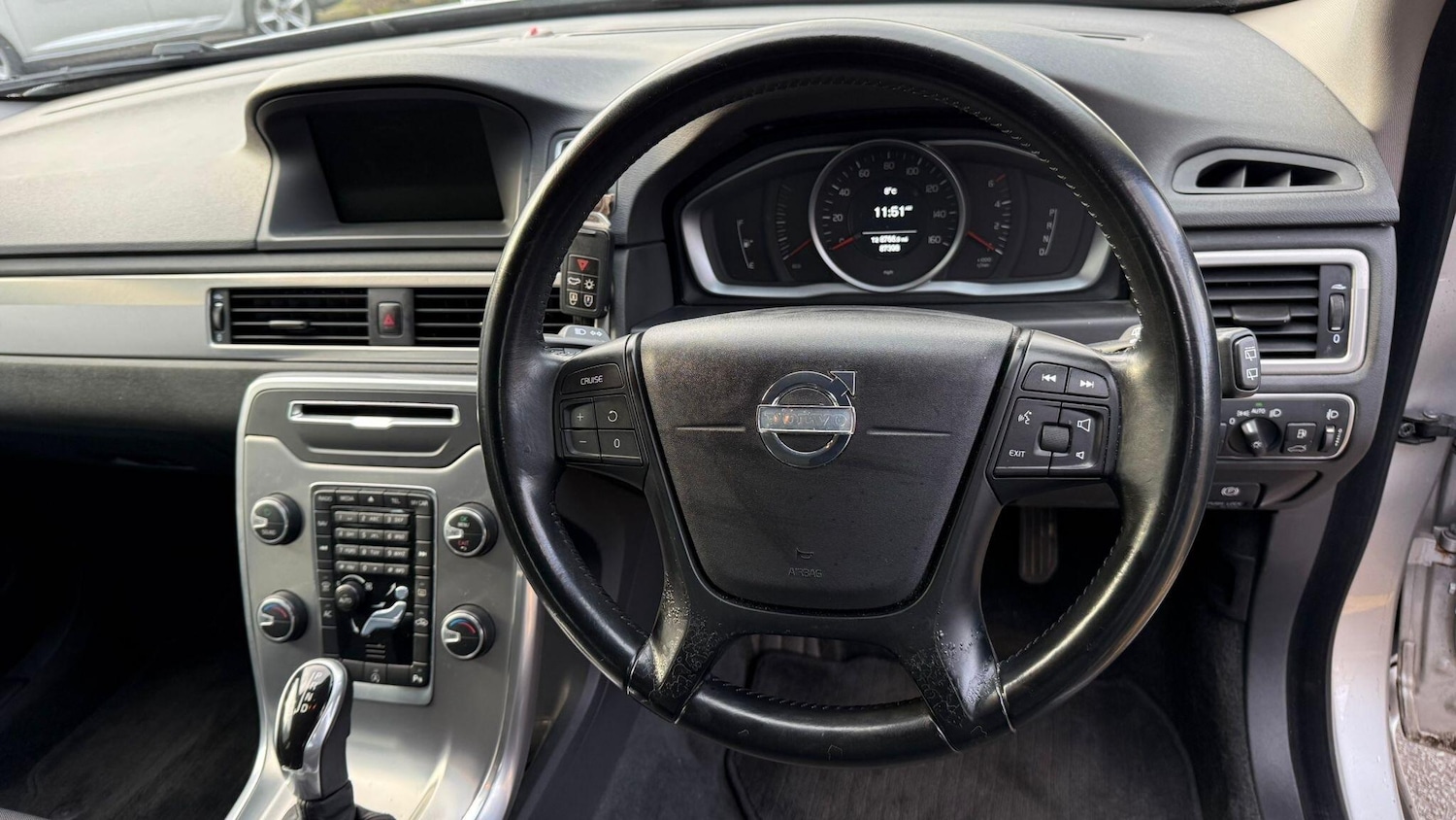 Used Volvo V70 2014 for sale - 77242403: Photo 37