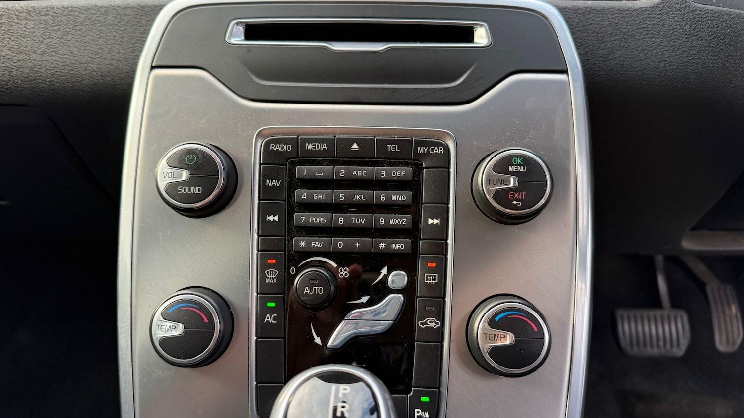 Used Volvo V70 2014 for sale - 77242403: Photo 39