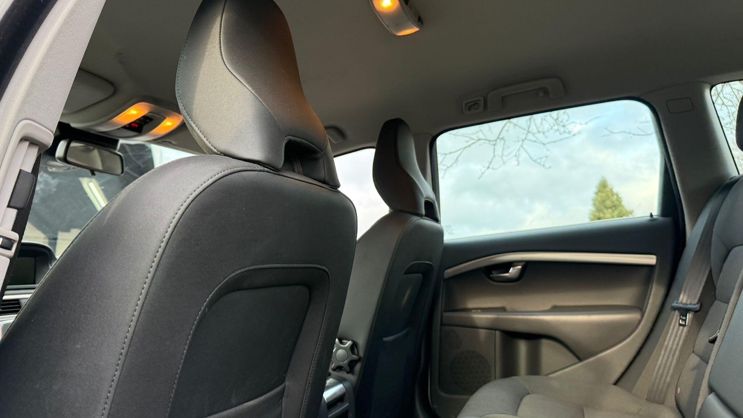 Used Volvo V70 2014 for sale - 77242403: Photo 47