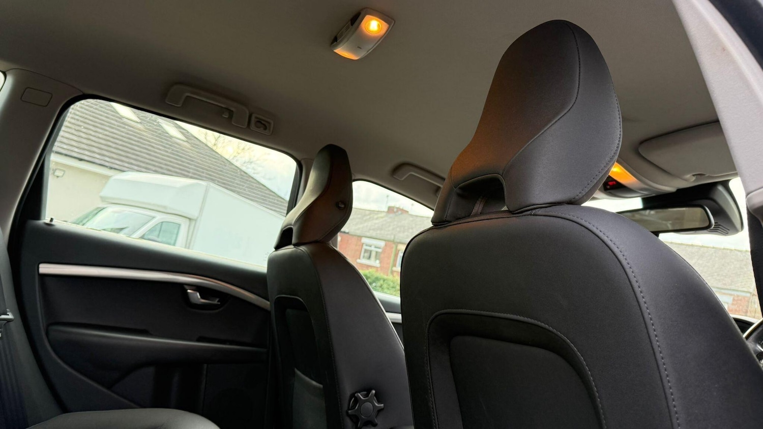 Used Volvo V70 2014 for sale - 77242403: Photo 50