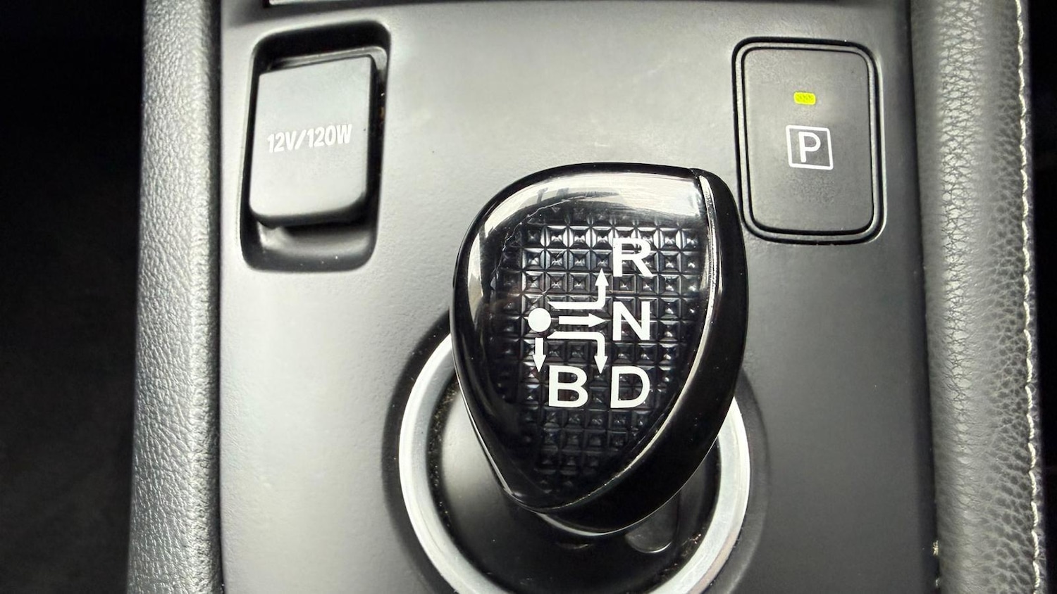 Used Toyota Auris 2015 for sale - 77977927: Photo 44