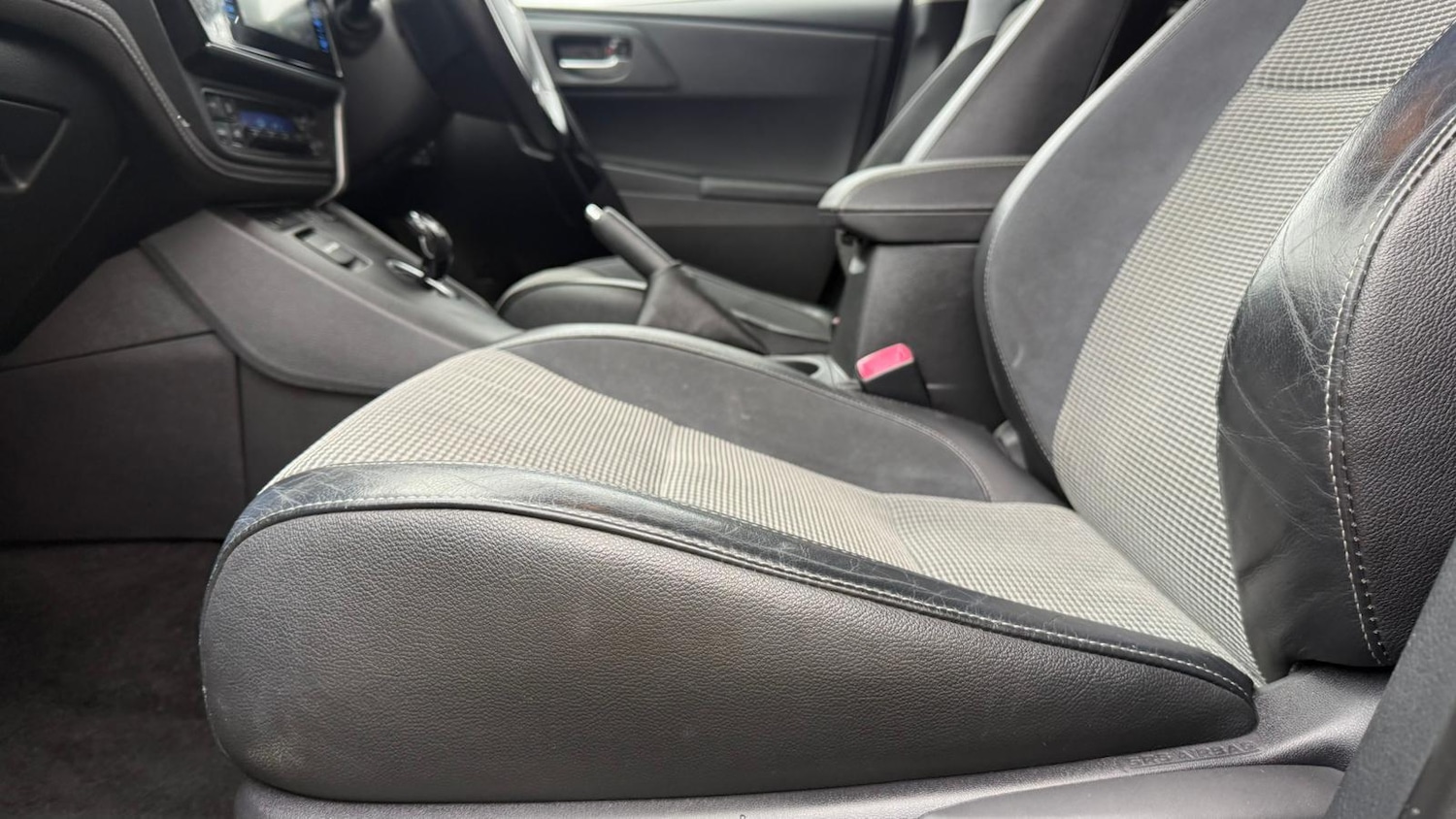 Used Toyota Auris 2015 for sale - 77977927: Photo 50