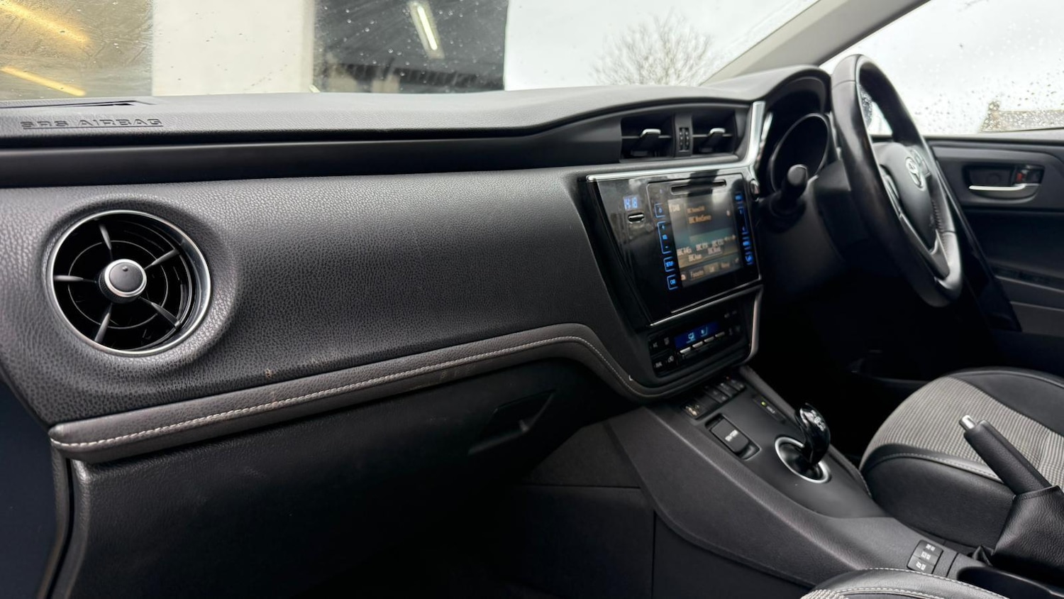 Used Toyota Auris 2015 for sale - 77977927: Photo 51