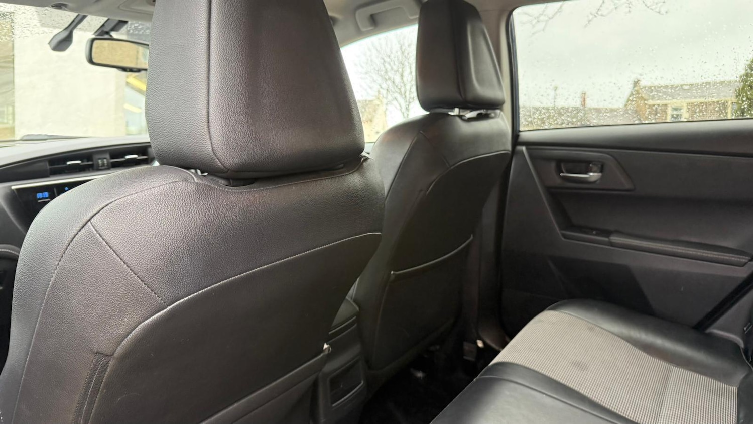 Used Toyota Auris 2015 for sale - 77977927: Photo 54