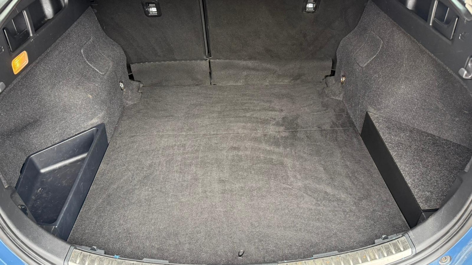 Used Toyota Auris 2015 for sale - 77977927: Photo 59