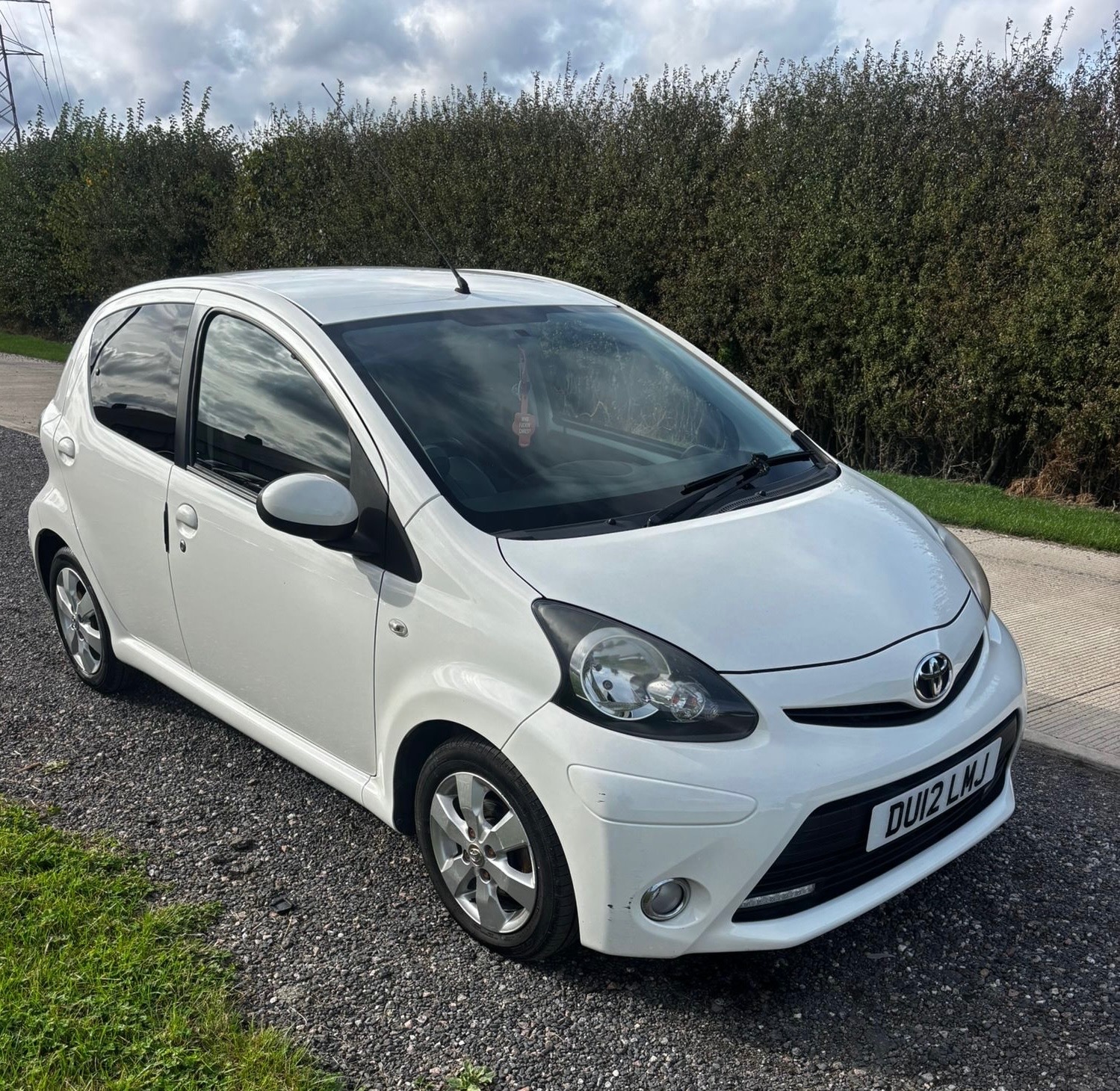 Used Toyota AYGO 2012 for sale - 76044764: Photo 2