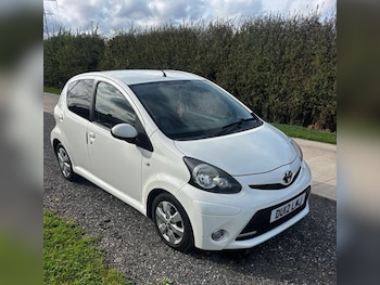 Used Toyota AYGO 2012 for sale - 76044764: Photo 2