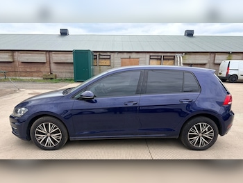 Used Volkswagen Golf 2018 for sale - 78097681: Photo