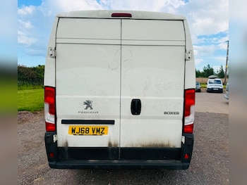 Used Peugeot Boxer 2018 for sale - 78879902: Photo