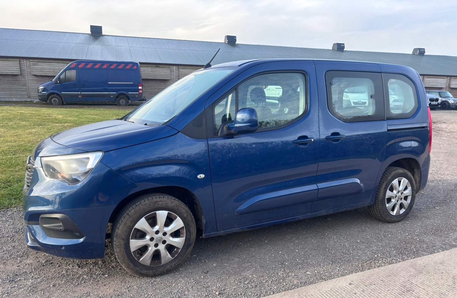Used Vauxhall Combo Life 2019 for sale - 78187242: Photo 2