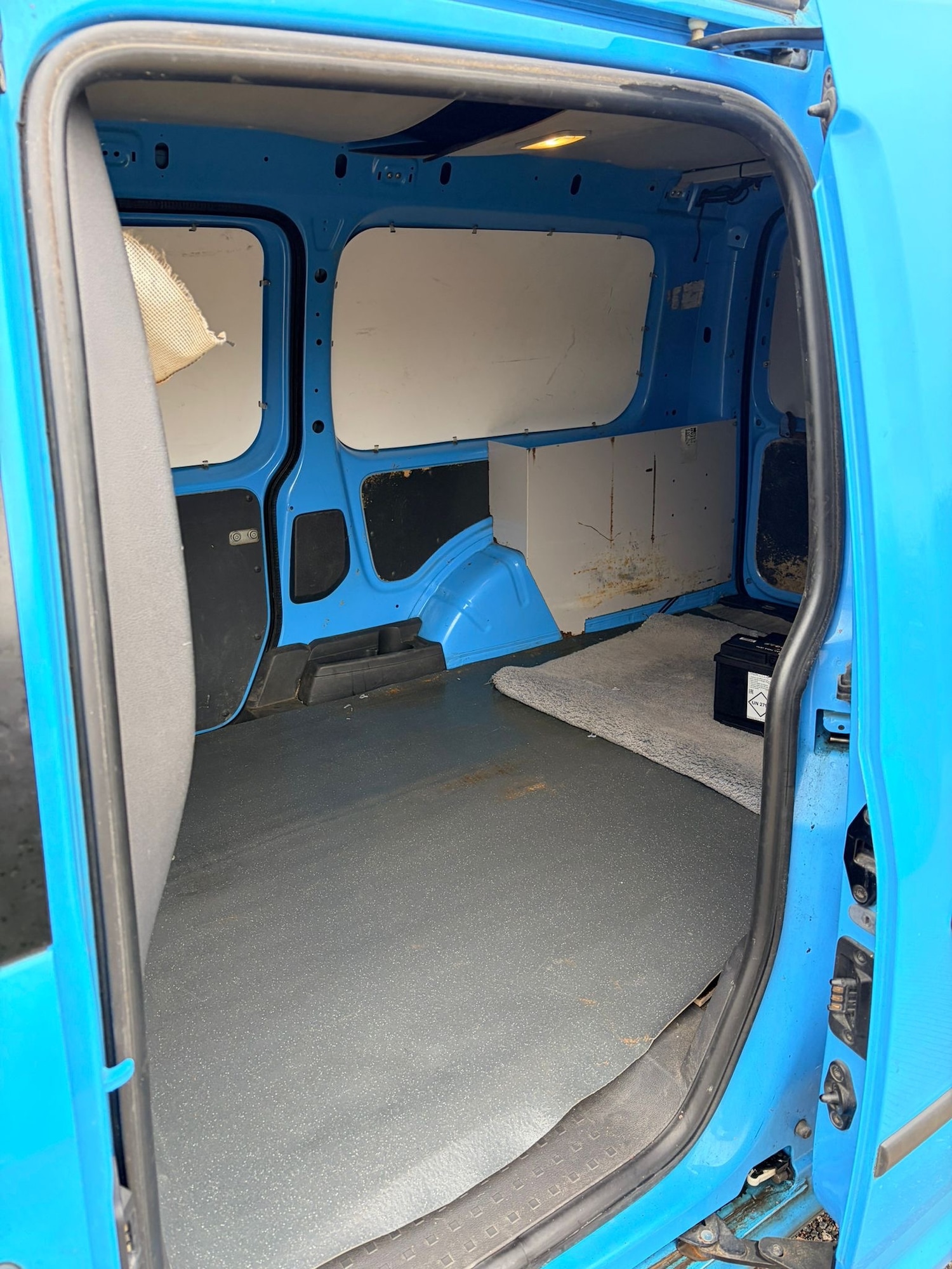 Used Volkswagen Caddy Maxi 2011 for sale - 76960246: Photo 11