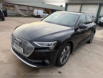 2019 (19) - 300kW 55 Quattro 95kWh 5dr Auto / SPARES OR REPAIRS /