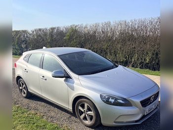 Used Volvo V40 2014 for sale - 78324651: Photo