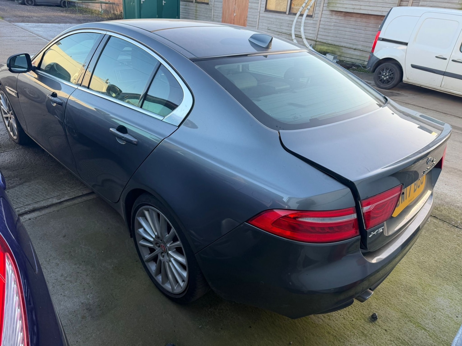 Used Jaguar XE 2017 for sale - 77106166: Photo 3