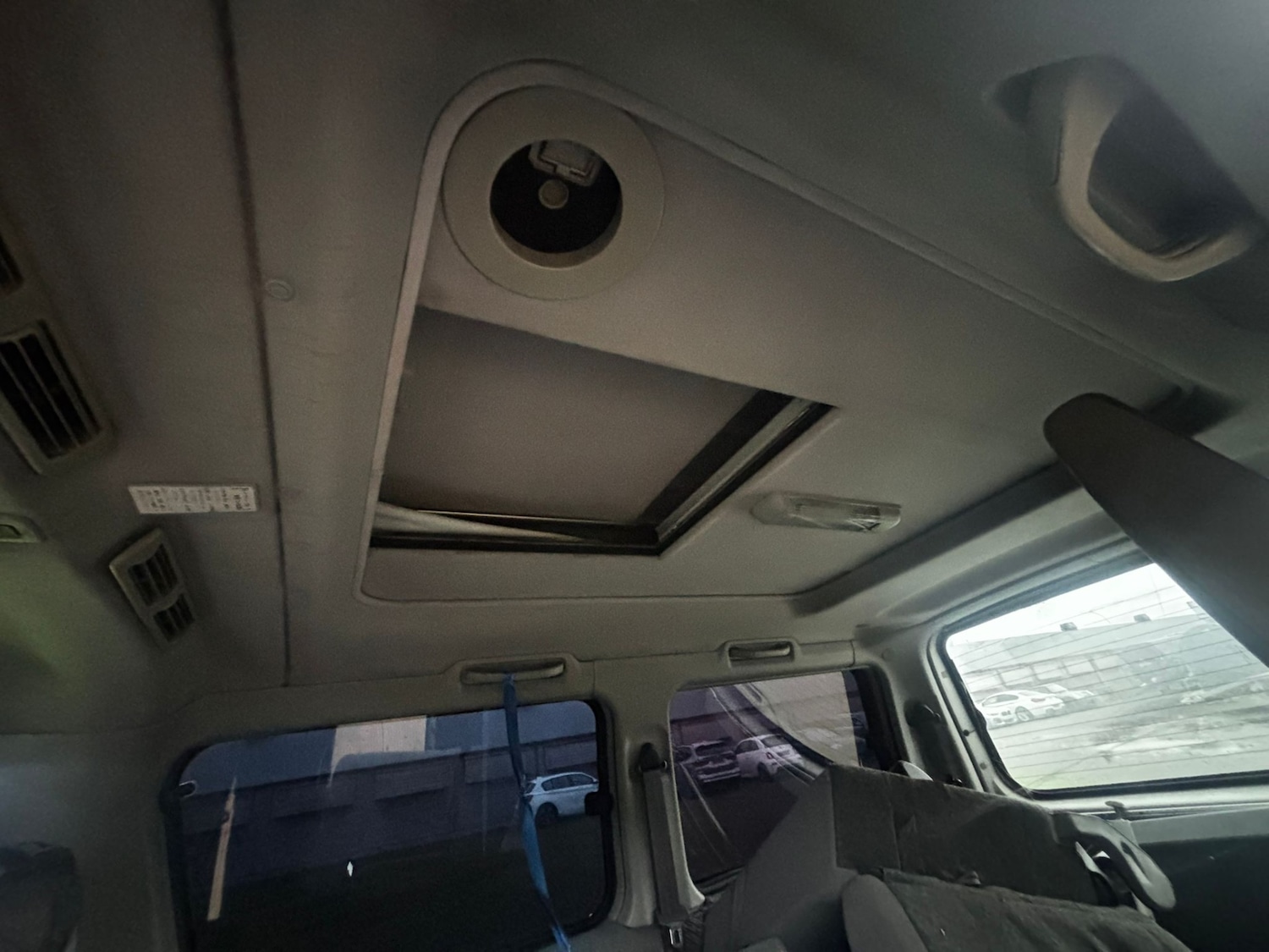 Mazda Bongo 2003 (N) - Image 14