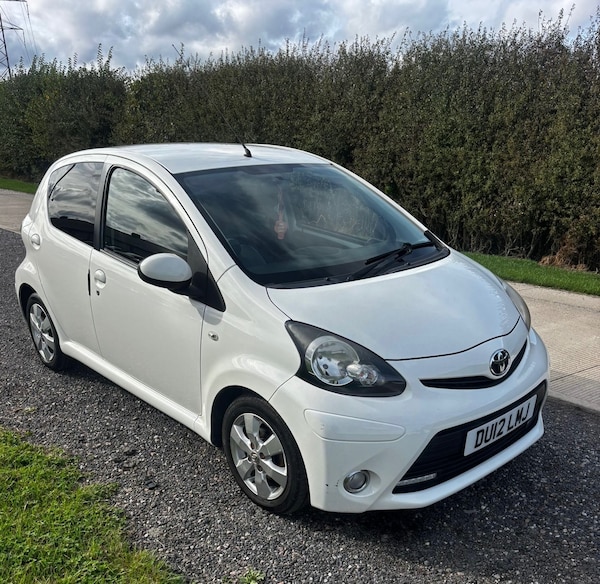 Used Toyota AYGO 2012 for sale - 76236459: Photo 2