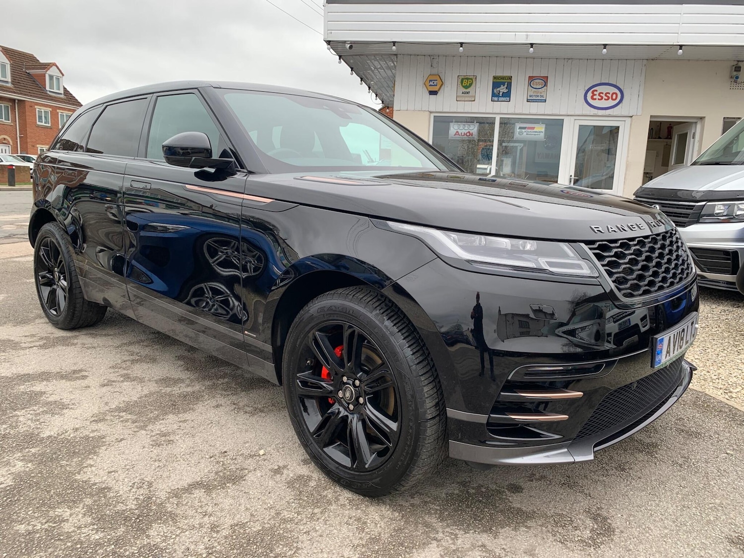 Used Land Rover Range Rover Velar 2018 for sale - 78008697: Photo 2