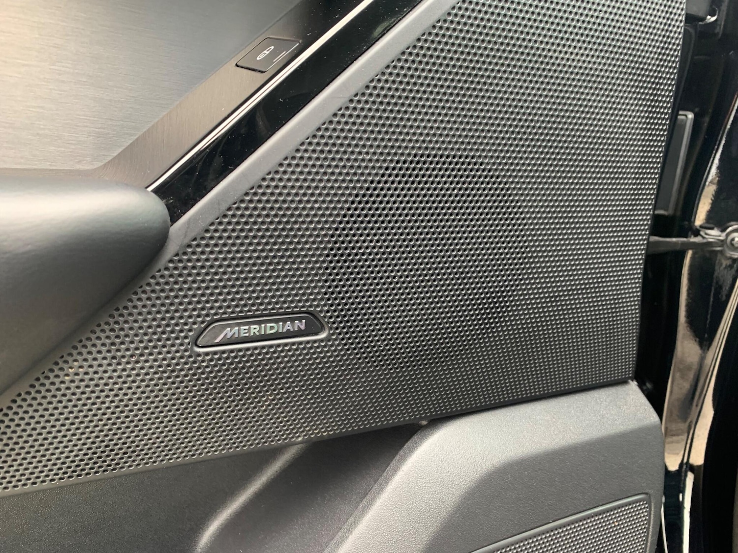 Used Land Rover Range Rover Velar 2018 for sale - 78008697: Photo 24