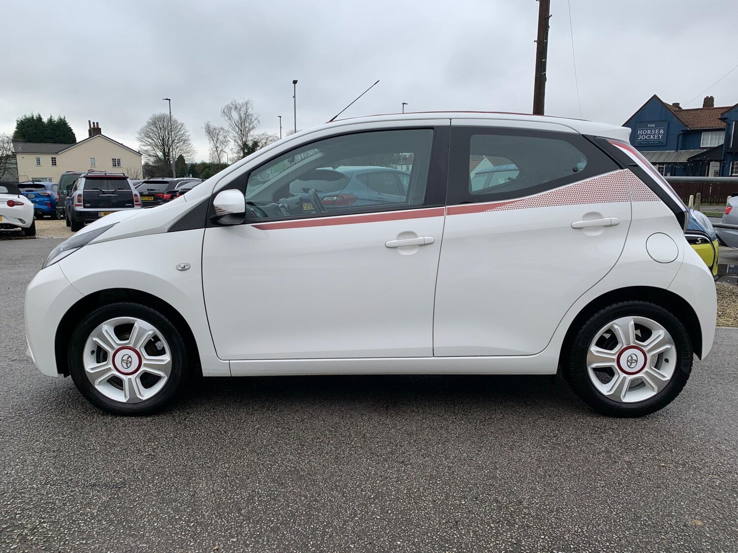 Used Toyota AYGO 2017 for sale - 78008661: Photo 6