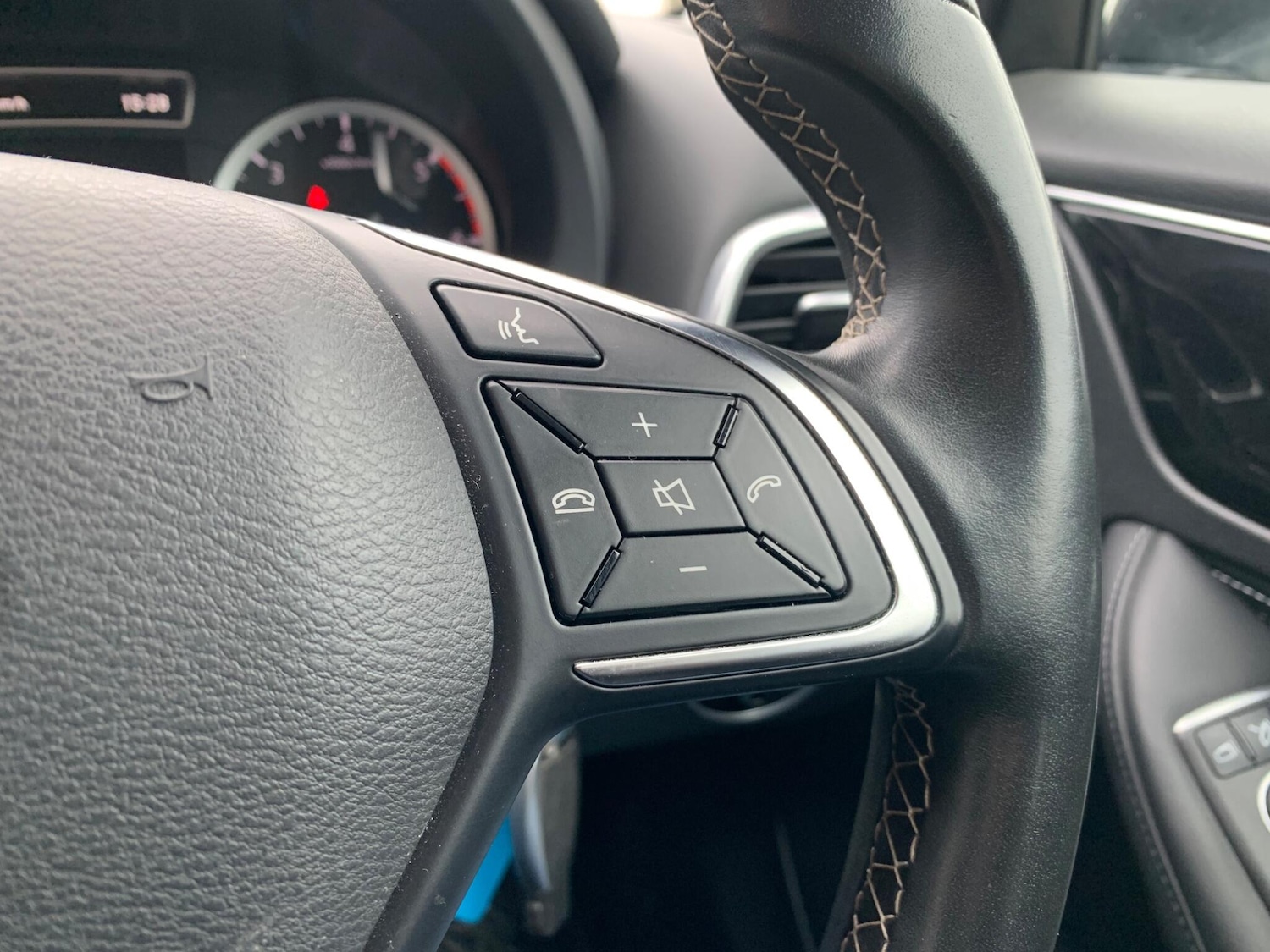 Used Infiniti Q30 for sale - 78035088: Photo 14