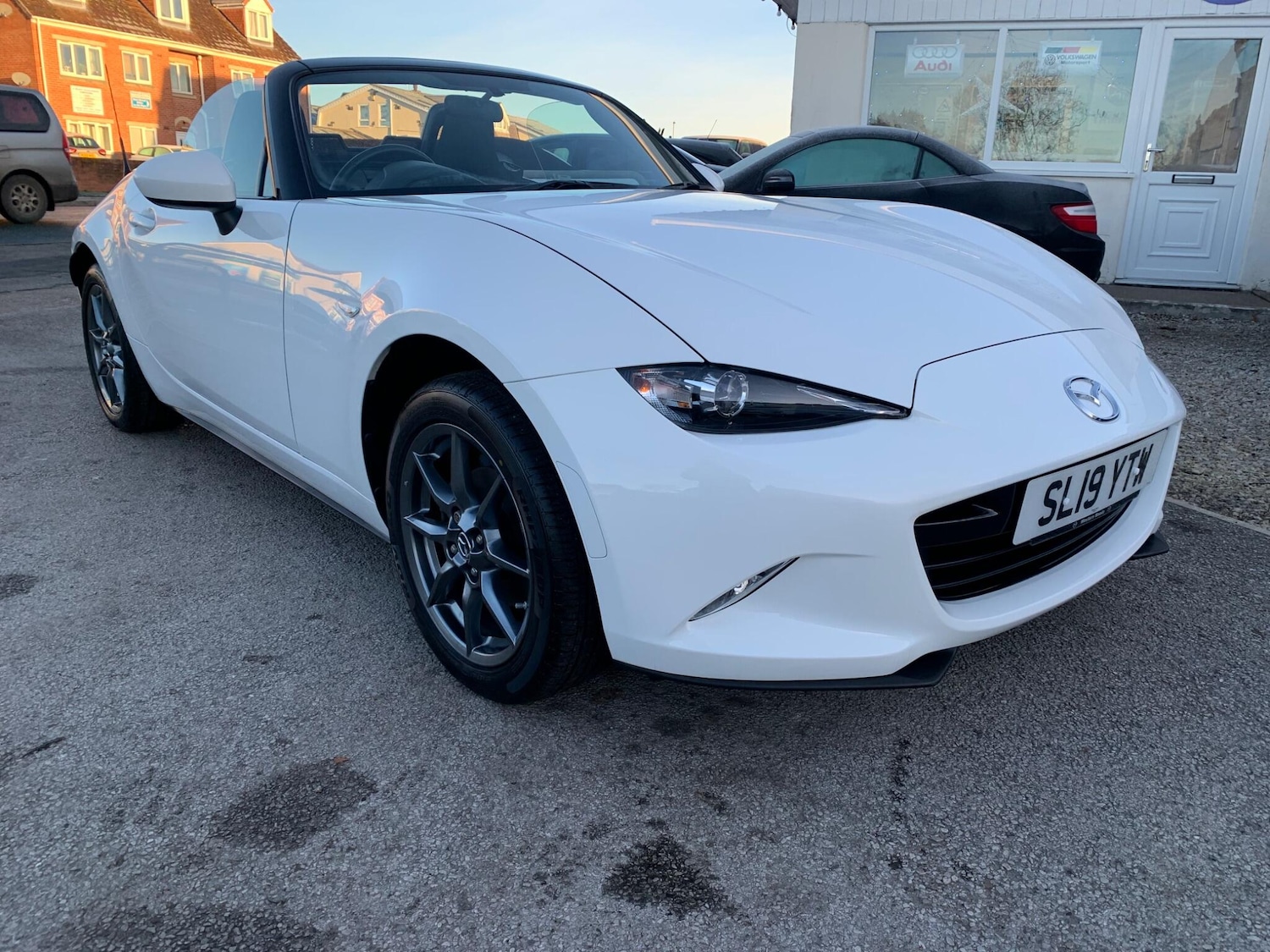 Used Mazda MX-5 2019 for sale - 78008677: Photo 2