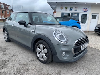 Used MINI Hatch 2019 for sale - 78810002: Photo