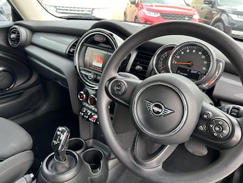 Used MINI Hatch 2018 for sale - 78740828: Photo