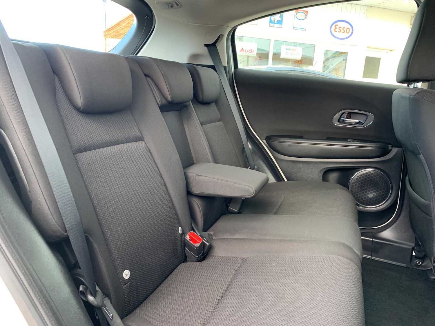 Used Honda HR-V 2016 for sale - 78033600: Photo 18