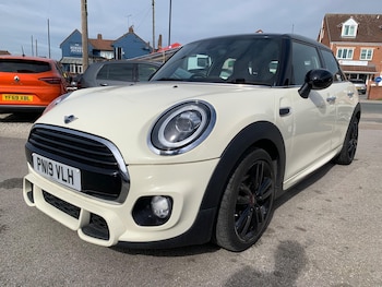 Used MINI Hatch 2019 for sale - 78244789: Photo