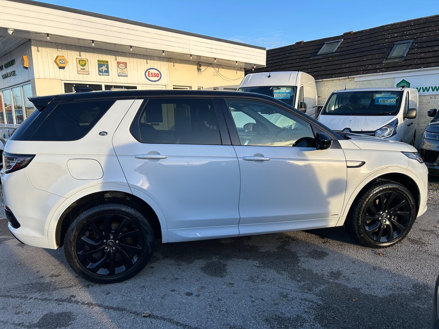 Used Land Rover Discovery Sport 2020 for sale - 78008665: Photo 2