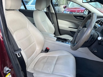 Used Jaguar XE 2015 for sale - 78231327: Photo