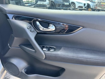 Used Nissan Qashqai 2017 for sale - 78998965: Photo