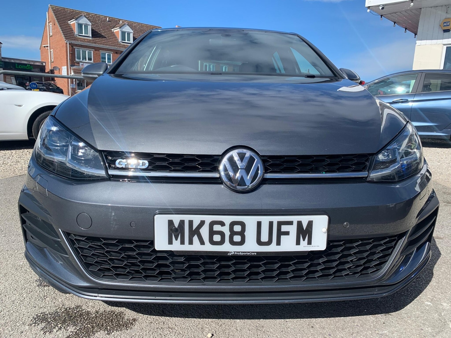 Used Volkswagen Golf 2018 for sale - 78058922: Photo 2