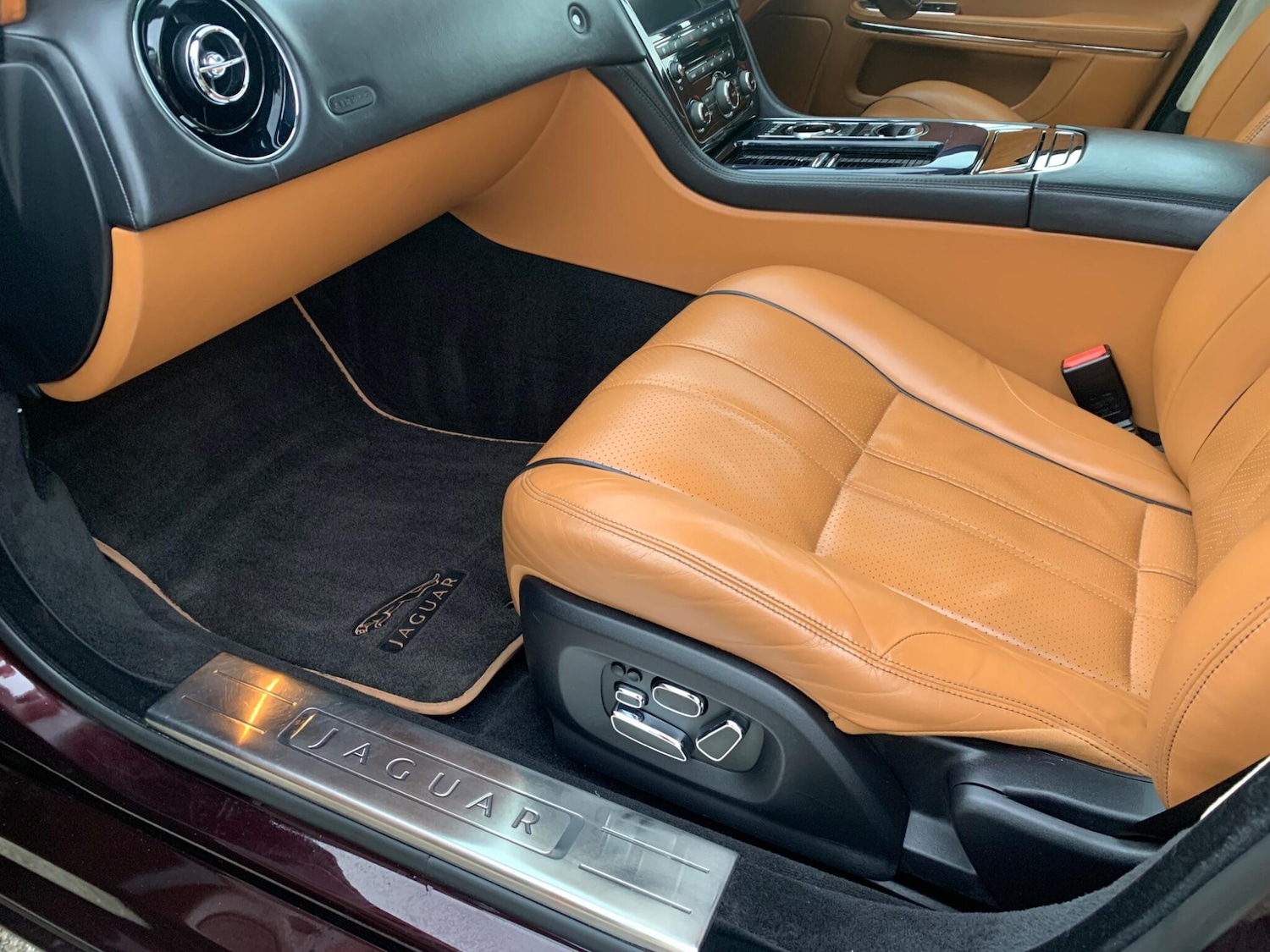 Used Jaguar XJ 2009 for sale - 78008695: Photo 33