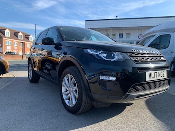 Used Land Rover Discovery Sport 2017 for sale - 79496960: Photo
